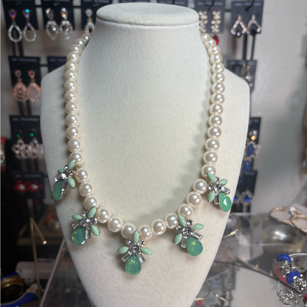 Cara Pearl And Gem Elegant Accents Necklace (Nwot)